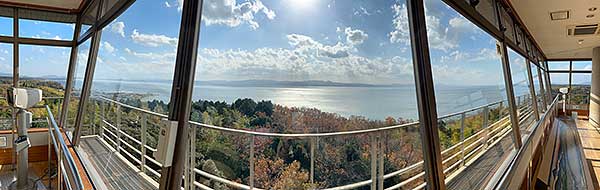 ���]�t�H�[�Q���p�[�N�W�]�䂩��̒��]